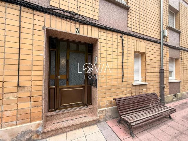 Piso en venta en Langreo, Sama. Piso de 3 dormitorios listo para entrar a vivir en Ciaño. Pisos.