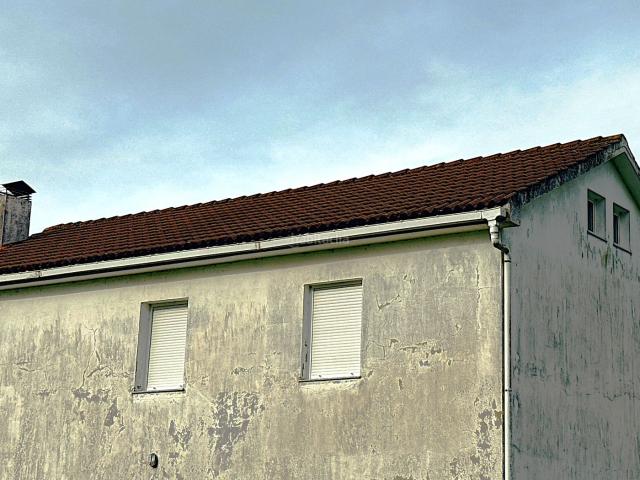 Piso en venta en Laracha. Casa con finca cerrada en O Viso, A Laracha. Pisos.