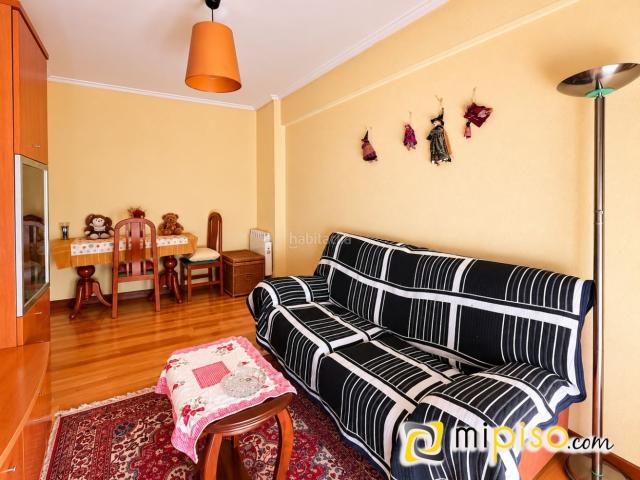 Piso en venta en Laredo, Centro. Desde inmobiliaria Mi Piso os presentamos en exclusiva esta vivienda con un encanto especial y un potencial extraordinario, ideal. Pisos.