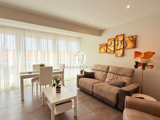 Piso en venta en Laredo, Centro. Piso con ascensor en pleno centro de Laredo, cerca de la playa, listo para entrar a vivir. Pisos.