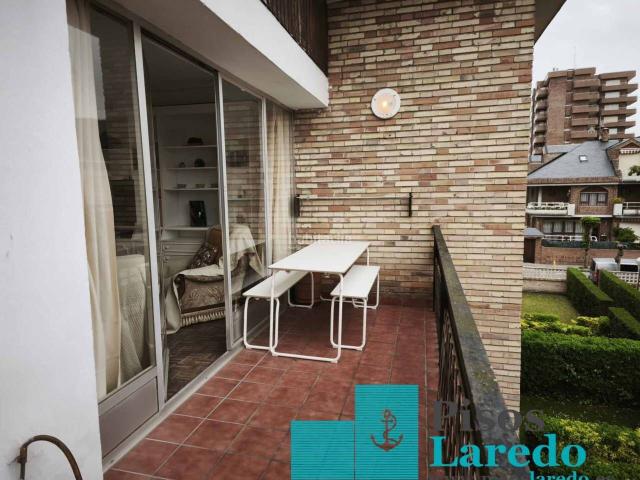 Piso en venta en Laredo, El Puntal. Quieres un piso en venta en primera línea en El Puntal ?. Pisos.