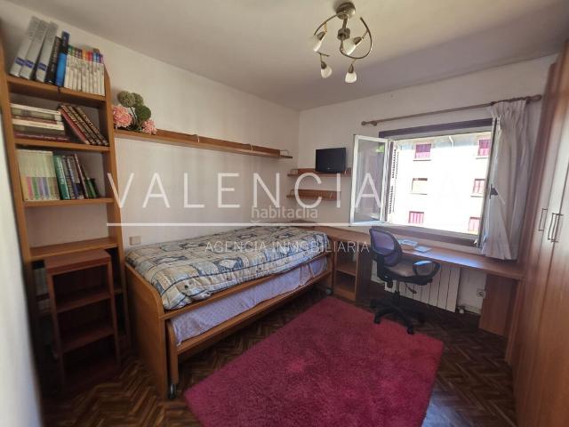 Piso en venta en Lazkao. Piso con balcón y trastero, en pleno centro de Lazkao. Pisos.