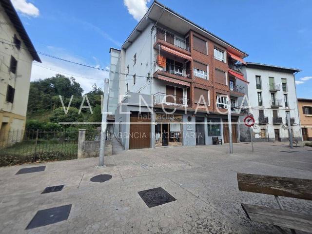 Piso en venta en Legorreta. Vivienda en el centro de Legorreta con ascensor y balcón. Pisos.
