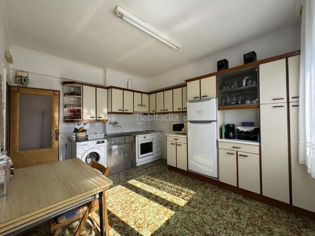 Piso en venta en Legazpi. PISO ALTO CON ASCENSOR, CÉNTRICO, SOLEADO Y CON MUY BUENAS VISTAS. Pisos.