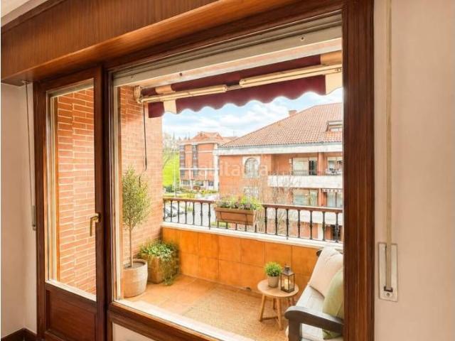 Piso en venta en Leioa, Artatza Pinueta Pinosolo. Piso en Landabarri Bidea. Pisos.