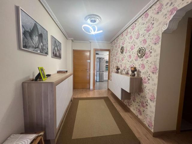 Piso en venta en Leioa, Centro Urbano Hirigunea. Piso de 92 m² reformado, con ascensor a cota cero, terraza, balcón y trastero en el centro de Leioa. Pisos.
