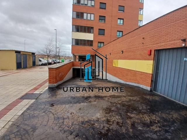 Piso en venta en León, Armunia. Pisos.