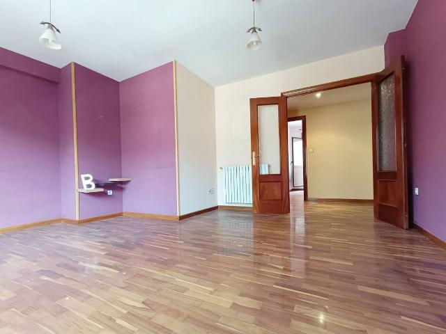 Piso en Venta en Lena