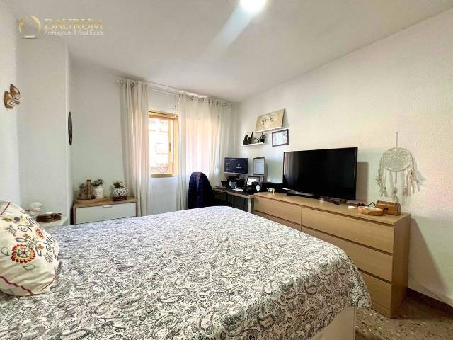 Piso en Venta en Les Tendetes Avenida Burjassot