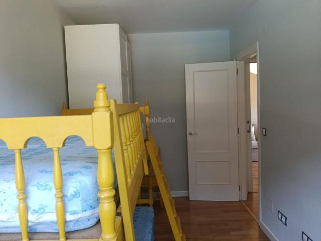 Piso en venta en Limpias. Bajo de 2 habitaciones con terraza de 50 m2 en Limpias. Urbanización con piscina. Pisos.