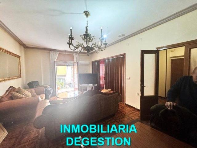 Piso en Venta en Linares