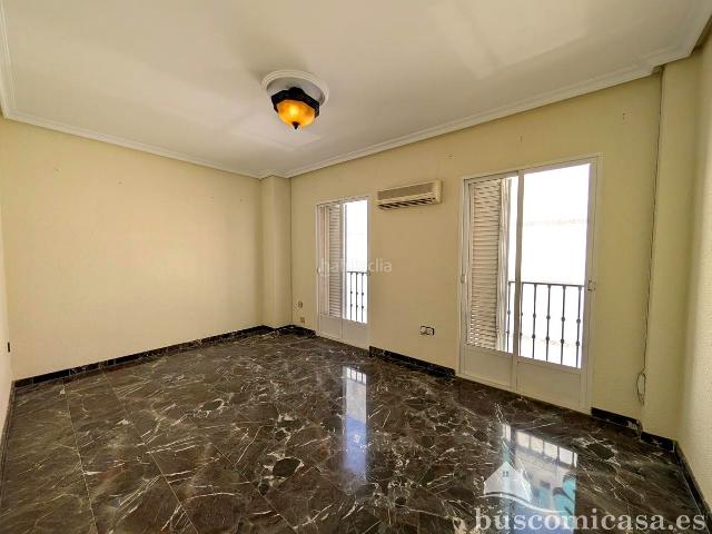 Piso en venta en Linares, Centro ciudad. Apartamento en la Calle Jaén. Pisos.