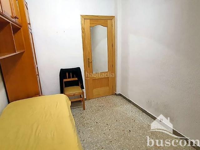 Planta baja en venta en Linares, Zona Hospital. Vivienda totalmente amueblada y equipada. Plantas bajas.