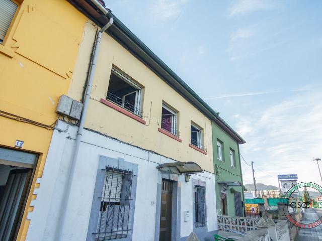 Piso en venta en Llanera. Piso en Primera Planta para actualizar en Posada de LlaneraOportunidad para reformar a tu gusto! Se vende vivienda en la primera p. Pisos.