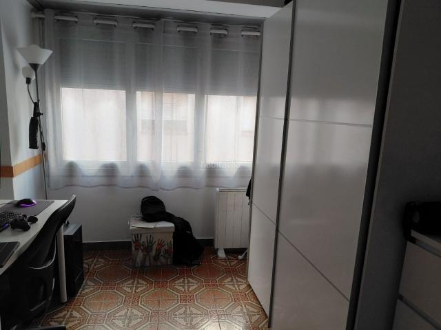 Piso en venta en Llagosta La. De origen peeo conservado. Pisos Llagosta.