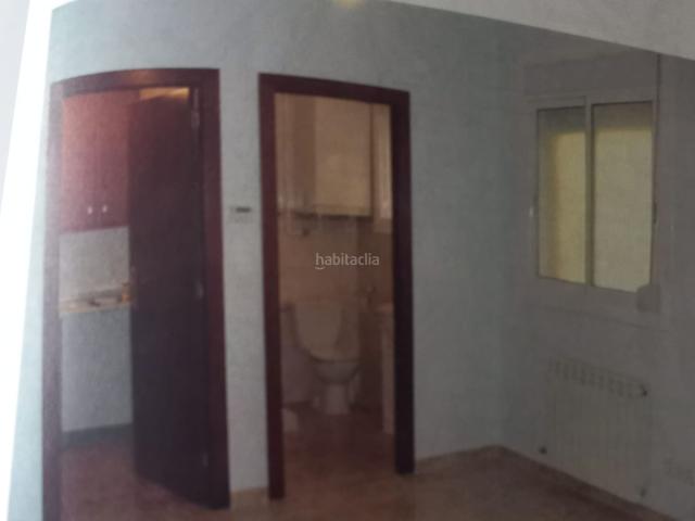 Piso en venta en Lleida, Pardinyes. Piso económico con inquilino incluido. Pisos.