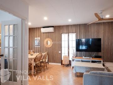 Piso en venta en Santa Eulàlia de Ronçana. Piso grande y luminoso con dos super terrazas, garaje y jardín comunitario. Pisos Santa Eulàlia de.