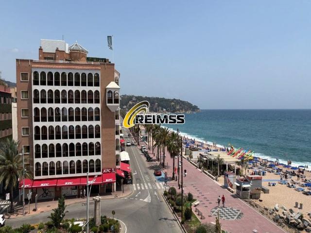 Piso en venta en Lloret de Mar, Centre Costa Brava. Magnífico apartamento con vista al mar, reformado y licencia turística en Lloret de Mar. Pisos Lloret de.
