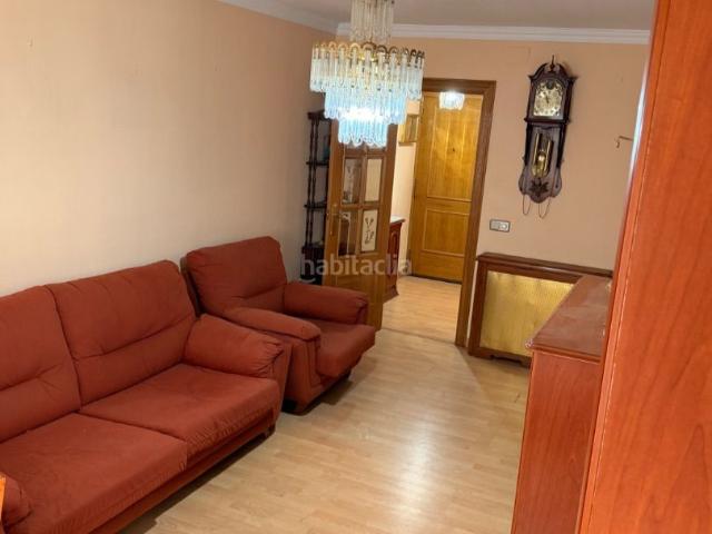 Piso en venta en Lloret de Mar, Centre Costa Brava. Amplio piso de 3 habitaciones, ascensor y gran terraza, en el centro de Lloret y a 5 minutos de la playa. Pisos Lloret de.