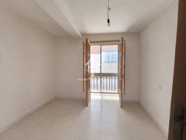 Piso en venta en Loja. Piso amplio en pleno centro de Loja con múltiples posibilidades. Pisos.