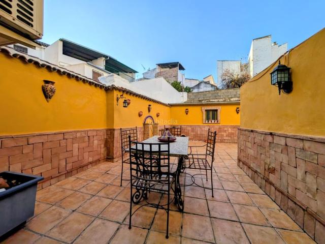Piso en venta en Loja. Piso en venta en Plaza de la Virgen Blanca, 4 dormitorios. Pisos.