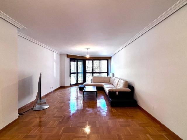 Piso en Venta en Los Vadillos R. Sanitaria Pozanos