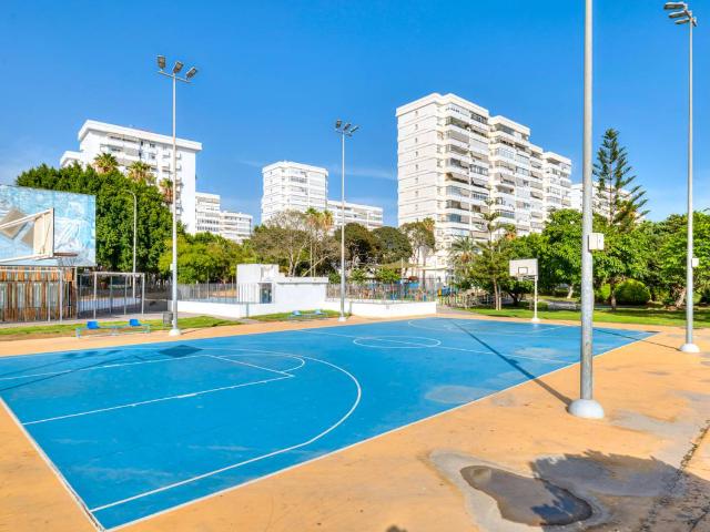 Piso en Venta en Los Guindos Parque Mediterráneo Santa Paula