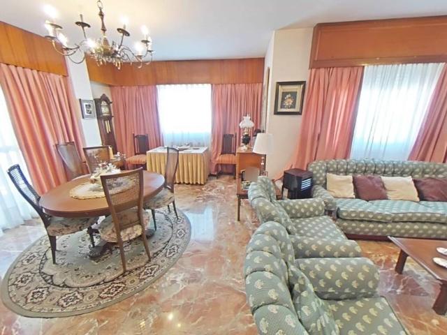 Piso en venta en Los Remedios 41011