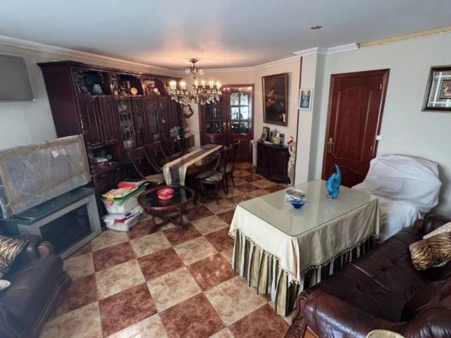 Piso en venta en Los Remedios 41011
