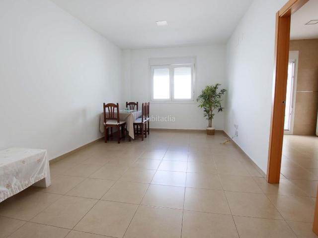 Piso en venta en Puebla de la Calzada. Fantástico piso con patio y amplio garaje. Pisos Puebla de la.