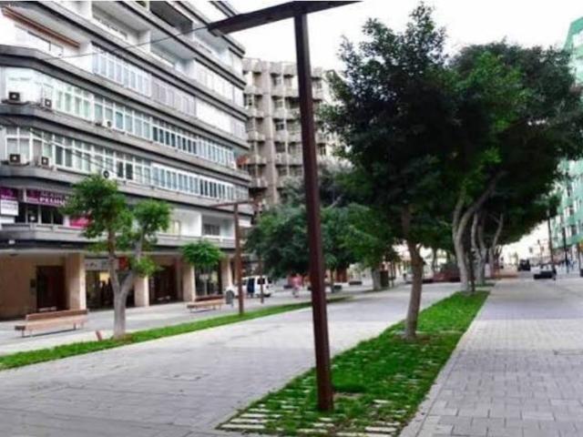Piso en venta en Puerto Canteras 35007
