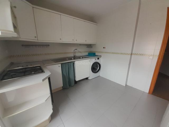 Piso en venta en Puertollano, Centro. Piso para entrar a vivir totalmente exterior calle Canalejas. Pisos.