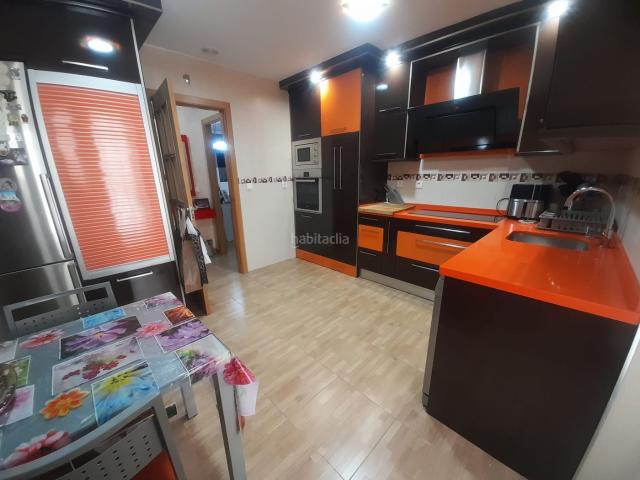 Piso en venta en Puertollano, El Poblado Abulagar. EN VENTA PISO CON GARAJE EN CALLE LÉRIDA. Pisos.