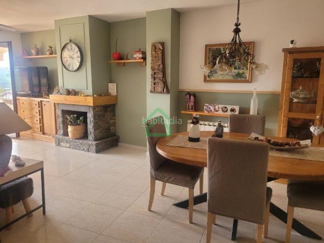 Piso en venta en Puigcerdà Pirineos. 3 Habitaciones casi 20 m2 de terraza y parking en la misma finca. Pisos.