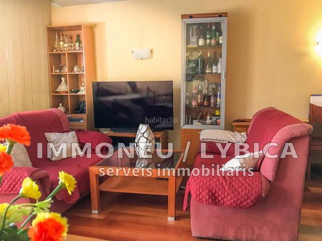 Piso en venta en Puigcerdà Pirineos. Venta de piso con jardín, piscina y parking en el centro de Puigcerdà. Pisos.