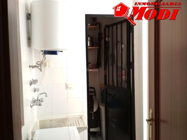 Piso en venta en Padul. PISO EN PLANTA BAJA, CON PATIO Piso muy bonito en zona céntrica de Padul con mucha luz y muy bien cuidado.Tiene 3 dormitorios, sa. Pisos.