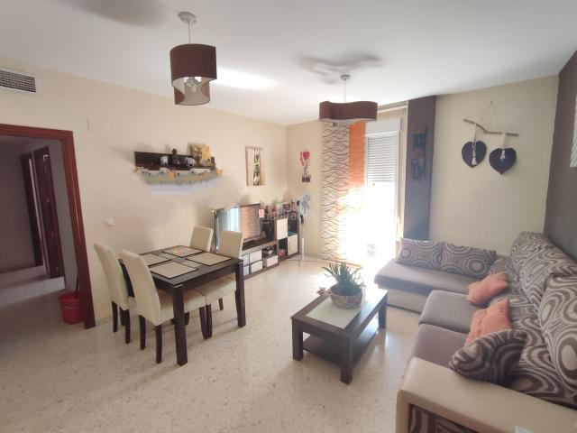 Piso en venta en Palma del Río. Piso con ascensor zona Barriada Goya. Pisos Palma del.