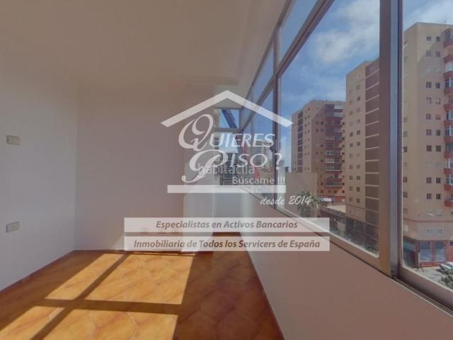 Piso en venta en Palmas de Gran Canaria Las, Guanarteme. 305.000 Mesa y Lopez Inmueble alquilado. Pisos Palmas de Gran Canaria.