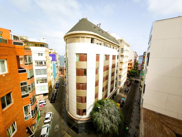 Piso en venta en Palmas de Gran Canaria Las, Santa Catalina Canteras. VISTAS AL MAR. Pisos Palmas de Gran Canaria.
