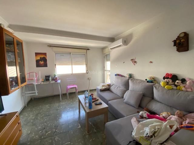 Piso en venta en Palmera. Piso de 3 habitaciones y dos balcones en Palmera. Pisos.