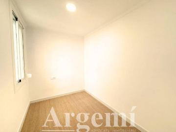 Piso en Venta en Palau solità i Plegamans