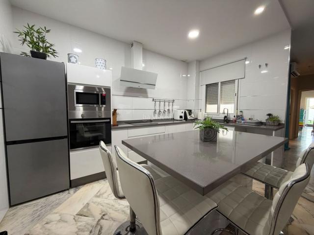 Piso en venta en Palacios y Villafranca Los. Piso en venta en Los Palacios Y Villafranc, 3 dormitorios. Pisos Palacios y Villafranca.