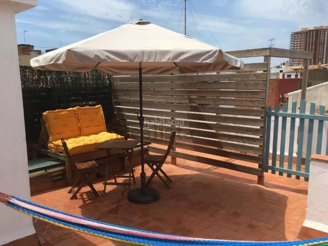Piso en venta en Palamós, Centre Costa Brava. Vivienda reformada con terraza en el centro de Palamós. Pisos.