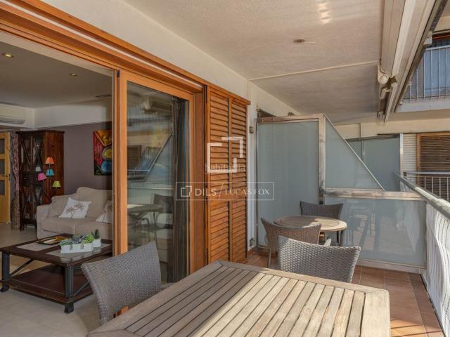 Piso en venta en Palamós, Platja Gran Costa Brava. Piso en venta en primera línea de mar en el centro de Palamós, Costa Brava. Pisos.