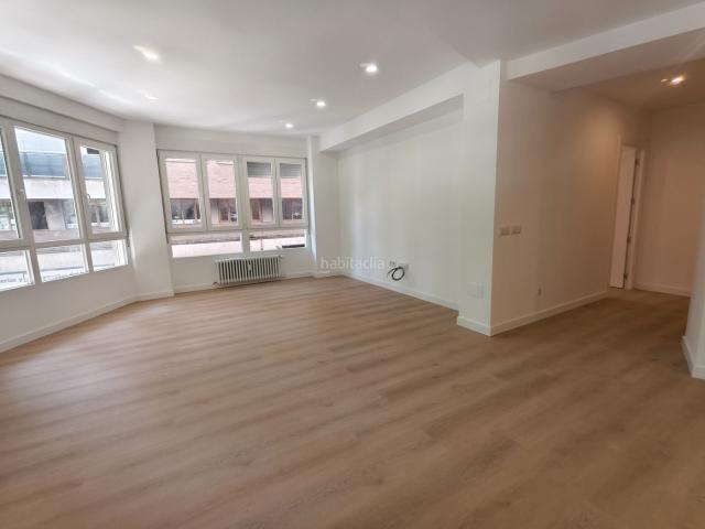 Piso en venta en Palencia, Centro. UNIPAL vende en EXCLUSIVA y FINANCIABLE AL 100%, vivienda totalmente reformada a estrenar en Avenida Manuel Rivera, una de las ubi. Pisos.