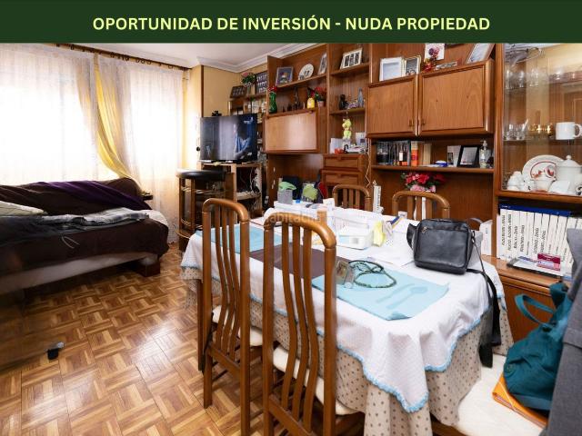 Piso en venta en Palencia, Pan y Guindas. Piso en Venta en Calle Santiago de Chile. Pisos.