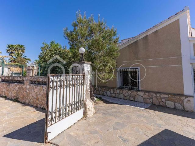 Piso en venta en Pallaresos Els. Superficie total 276 m, chalet unifamiliar superficie solar 1045 m, superficie útil 185 m, hab. individuales 2, habitaciones doble. Pisos Pallaresos.