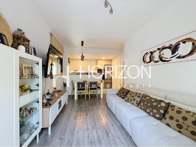 Piso en venta en Pallejà. INCREÍBLE VIVIENDA LUMINOSA CON TERRAZA. Pisos.