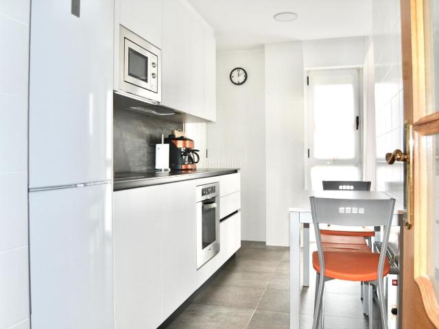 Piso en venta en Pamplona Iruña, Mendillorri. AMPLIA VIVIENDA DE TRES DORMITORIOS EN MENDILLORRI. Pisos Pamplona.
