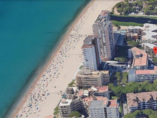 Piso en venta en pasaje Bolívar, Castell Platja d´Aro, de 64 m² 2 habitaciones por 270.000